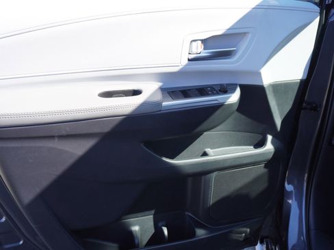 Used 2025 Toyota Sienna XLE image 22