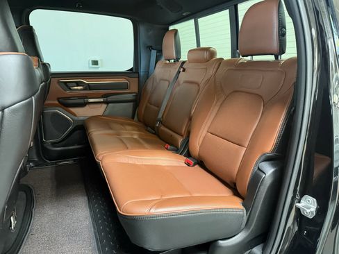 Used 2022 RAM 1500 Limited w/ Body-Colour Bumper Group AWD/4WD image 14