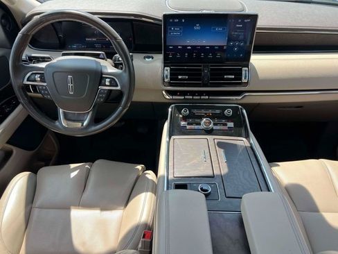 Used 2024 Lincoln Navigator Premiere AWD/4WD image 13