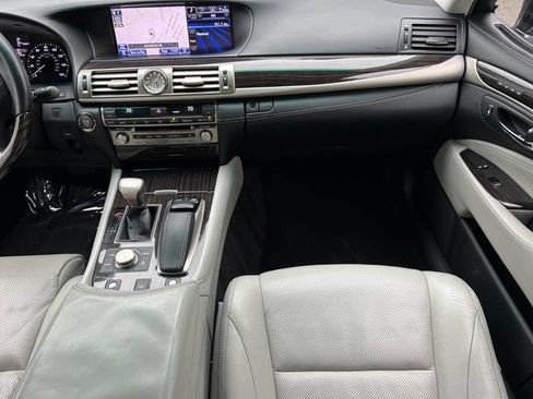 Used 2013 Lexus LS 460 AWD w/ Comfort Pkg image 6