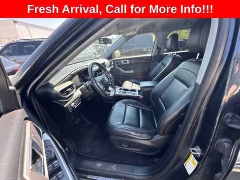 Used 2022 Ford Explorer XLT w/ Equipment Group 202A AWD/4WD image 31