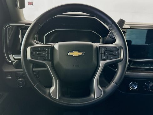 Used 2023 Chevrolet Silverado 1500 LT AWD/4WD image 17