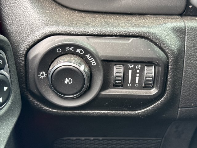 Used 2022 Jeep Wrangler Unlimited Sport AWD/4WD image 35