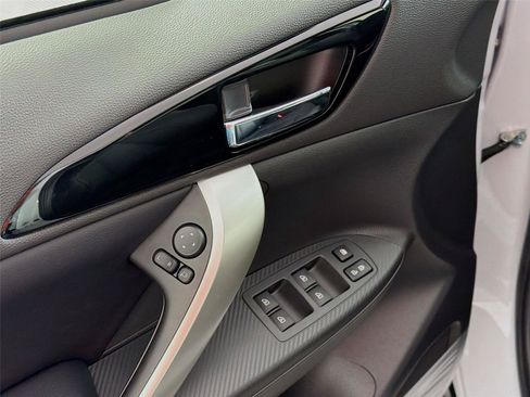 New 2026 Mitsubishi Eclipse Cross SEL AWD/4WD image 19