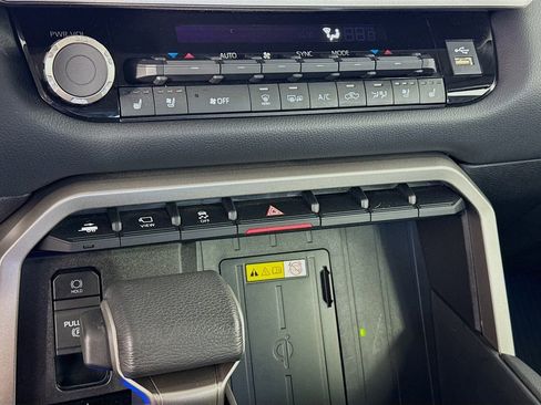 Used 2024 Toyota Tundra Limited image 20