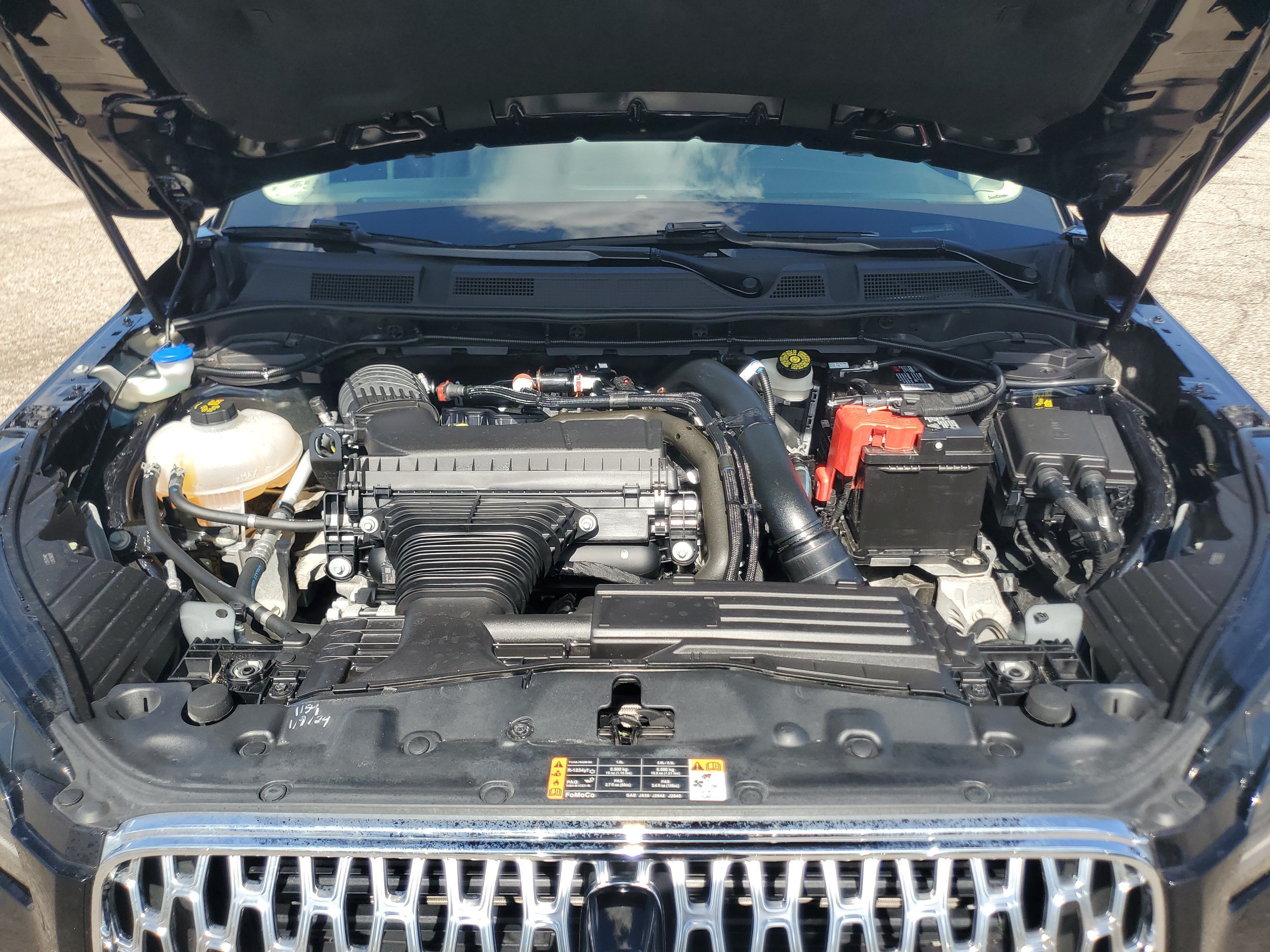Certified 2024 Lincoln Corsair AWD w/ Equipment Group 101A image 8