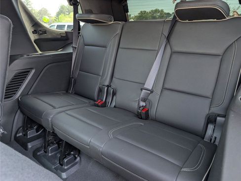 Used 2022 GMC Yukon SLT w/ SLT Premium Package RWD image 34
