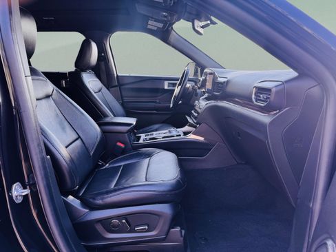 Used 2020 Ford Explorer Limited w/ Class III Trailer Tow Package image 37