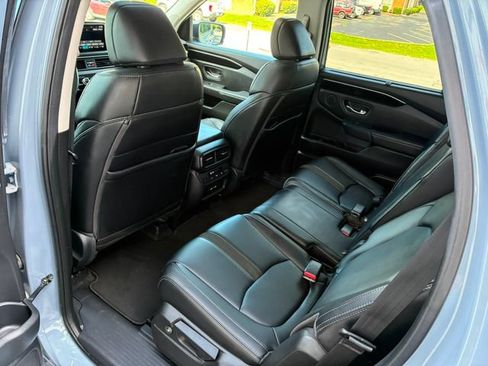 Used 2023 Honda Pilot Touring image 18