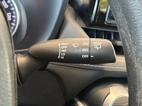 Used 2021 Toyota RAV4 LE FWD image 38
