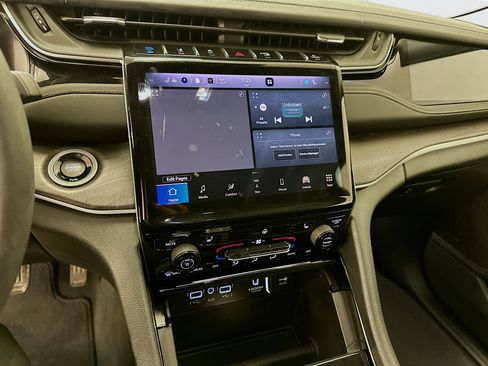 Used 2022 Jeep Grand Cherokee Limited 4xe image 26