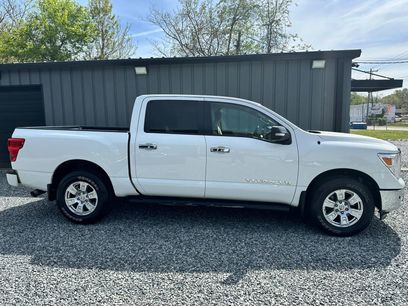 Used 2018 Nissan Titan SV w/ SV Convenience Package