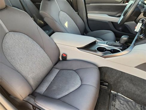 Used 2024 Toyota Camry LE image 10