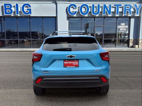 Used 2025 Chevrolet Trax RS w/ Sunroof Package image 4