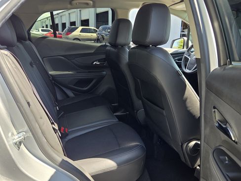 Used 2022 Buick Encore Preferred w/ Safety Package AWD/4WD image 15