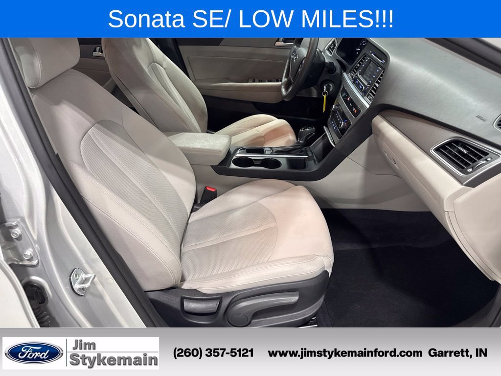 Used 2015 Hyundai Sonata SE w/ Option Group 09 FWD image 27