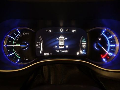 Used 2023 Chrysler Pacifica Touring-L FWD image 15