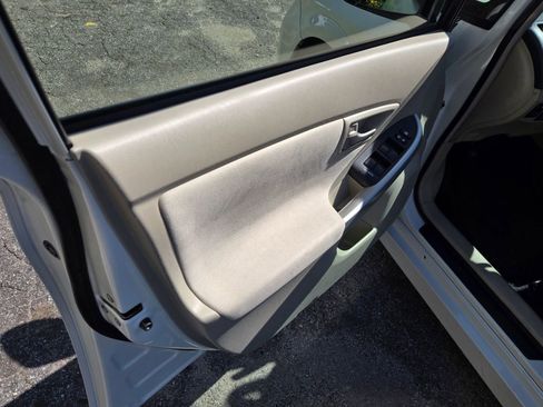 Used 2015 Toyota Prius Two image 8