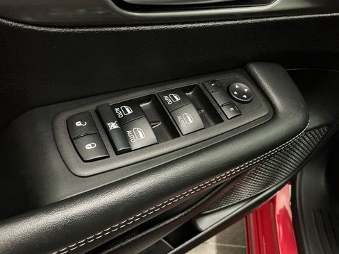 Used 2025 Chrysler Pacifica Select AWD/4WD image 20