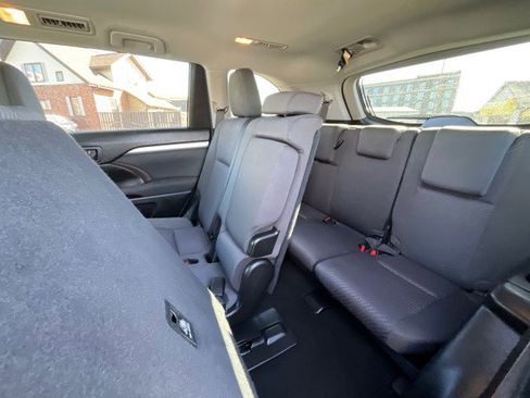 Used 2018 Toyota Highlander LE image 23