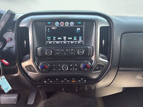 Used 2017 Chevrolet Silverado 1500 LT w/ Midnight Edition AWD/4WD image 18