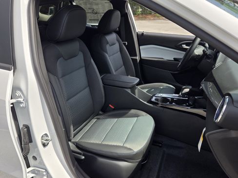 New 2026 Chevrolet Trax LT w/ Driver Confidence Package FWD image 23