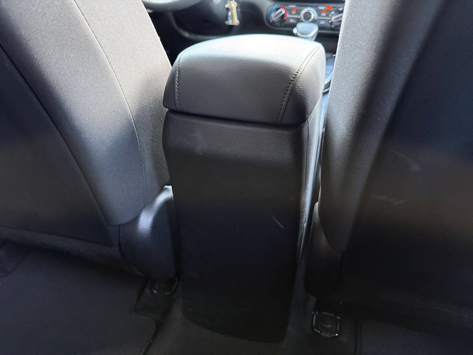 Used 2025 Kia Soul LX w/ LX Technology Package FWD image 22