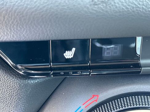 Used 2023 Chevrolet Blazer LT w/ Convenience Package image 33