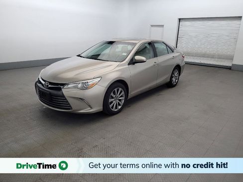 Used 2017 Toyota Camry XLE w/ Moonroof Package FWD image 1
