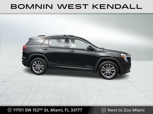 Used 2022 GMC Terrain SLT w/ Tech Package image 6