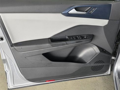 Used 2022 Volkswagen Taos SE image 30