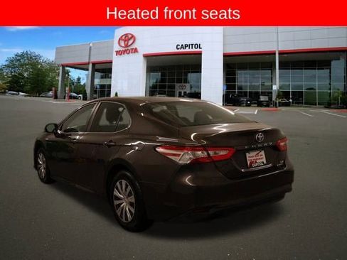Used 2018 Toyota Camry LE image 5