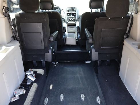 Used 2016 Dodge Grand Caravan SE w/ Quick Order Package 29E SE FWD image 5