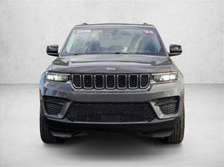 Used 2023 Jeep Grand Cherokee Laredo video 2