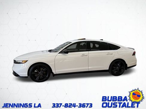 Used 2025 Honda Accord Sport image 3