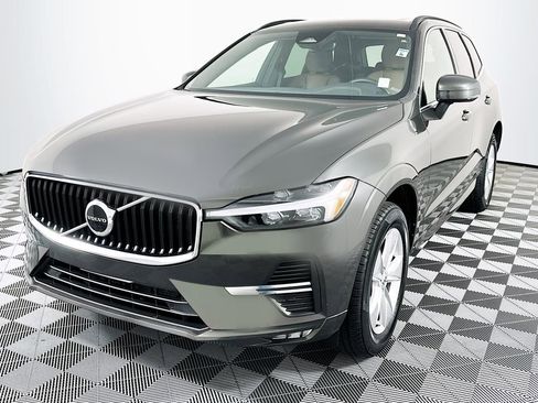 Used 2022 Volvo XC60 B5 Momentum AWD/4WD image 5