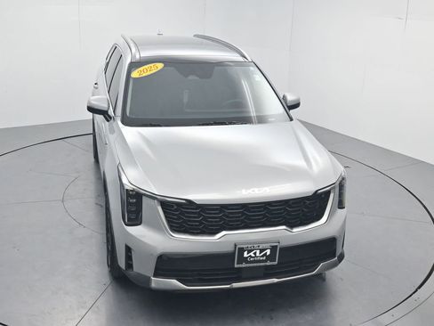 Used 2025 Kia Sorento S w/ Panoramic Sunroof Package image 48