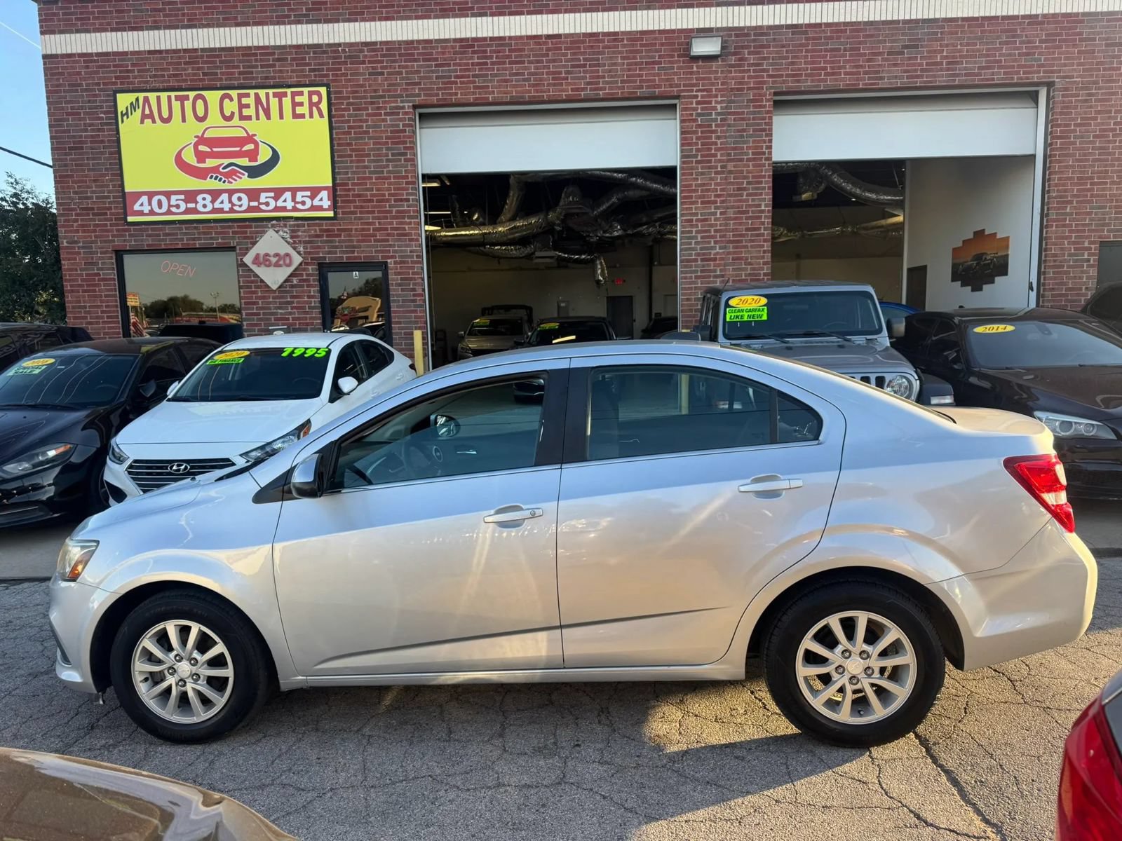 Used 2017 Chevrolet Sonic LT FWD image 2