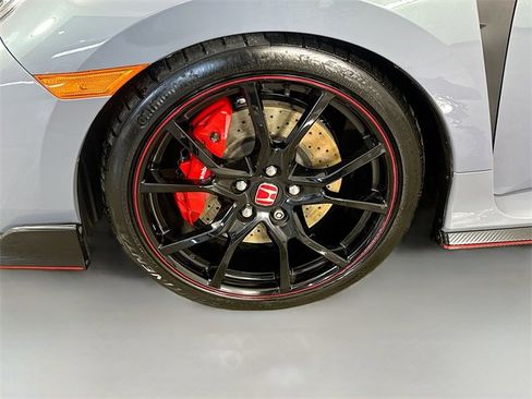 Used 2019 Honda Civic Type R image 11