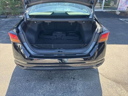 Used 2024 Nissan Altima 2.5 SV AWD/4WD image 20
