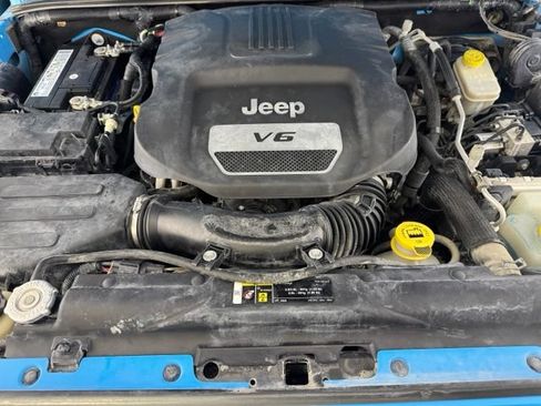 Used 2017 Jeep Wrangler Unlimited Sahara w/ Quick Order Package 24E Chief AWD/4WD image 21