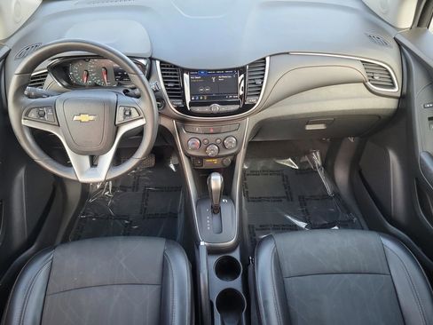 Used 2018 Chevrolet Trax LT w/ LT Convenience Package image 18