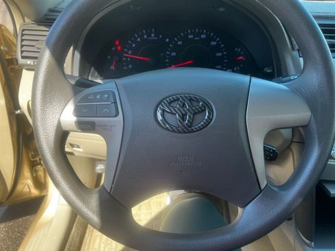 Used 2010 Toyota Camry SE image 13