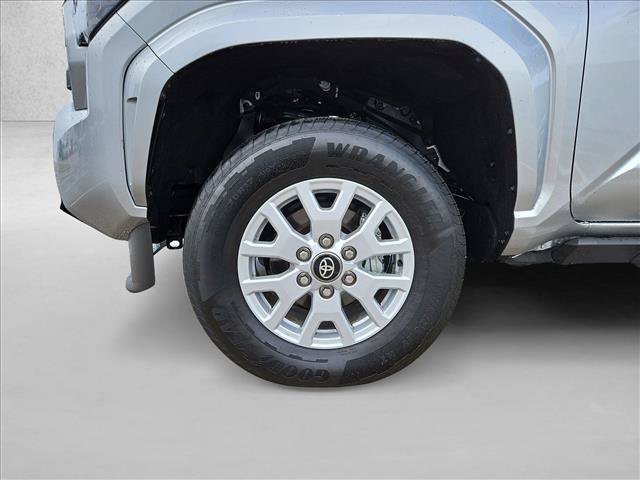 Used 2025 Toyota Tacoma SR5 AWD/4WD image 22