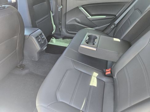 Used 2020 Volkswagen Passat 2.0T SE FWD image 40