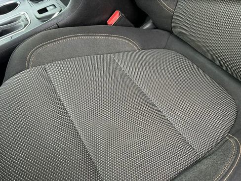 Used 2019 Chevrolet Traverse LT image 14