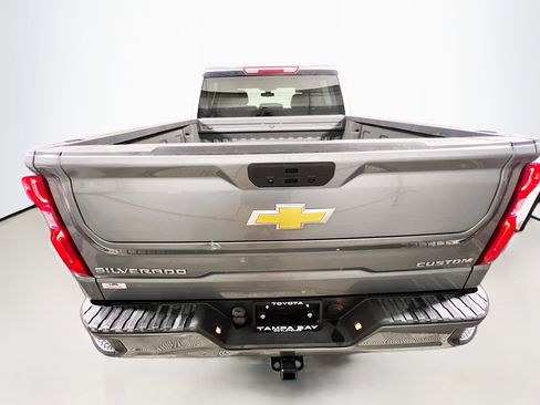 Used 2022 Chevrolet Silverado 1500 Custom w/ Safety Confidence Package image 6