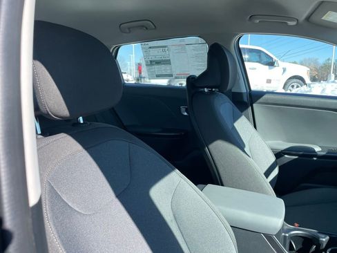New 2026 Kia K4 LXS image 28