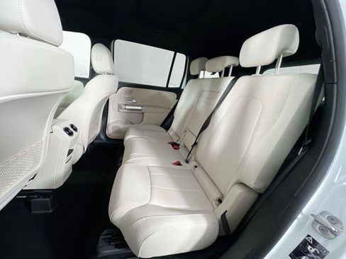 Certified 2026 Mercedes-Benz GLB 250 4MATIC image 21