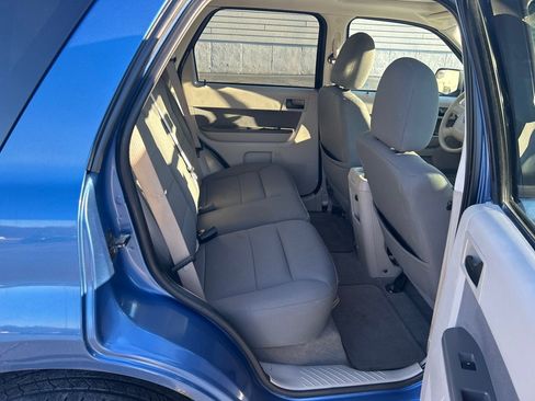Used 2010 Ford Escape XLT image 12